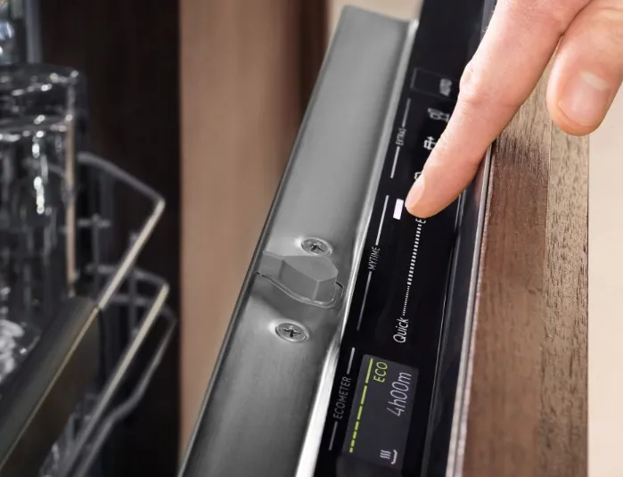 Lavastoviglie Electrolux con tecnologia QuickSelect 