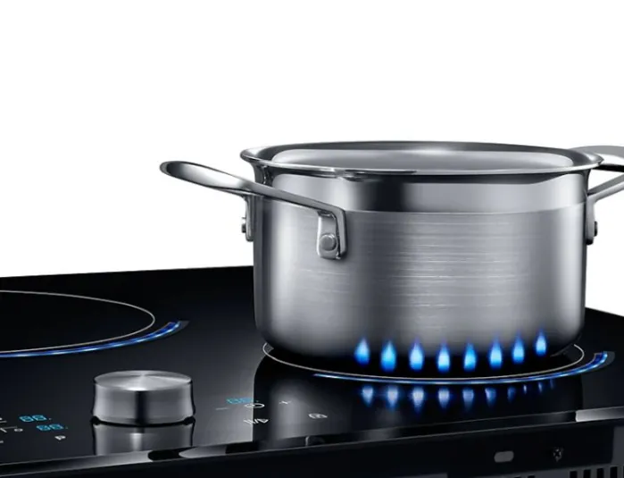 Il piano a induzione Virtual Flame Chef Collection di Samsung